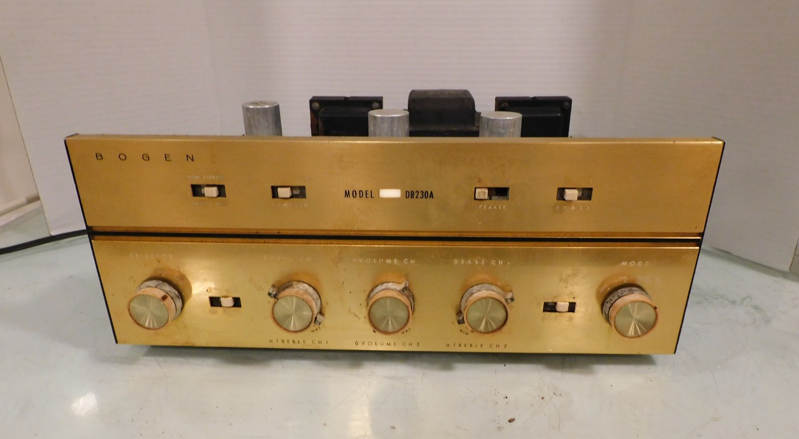 Bogen DB-230A Tube Integrated Stereo Amplifier for Repair Parts or Restoration