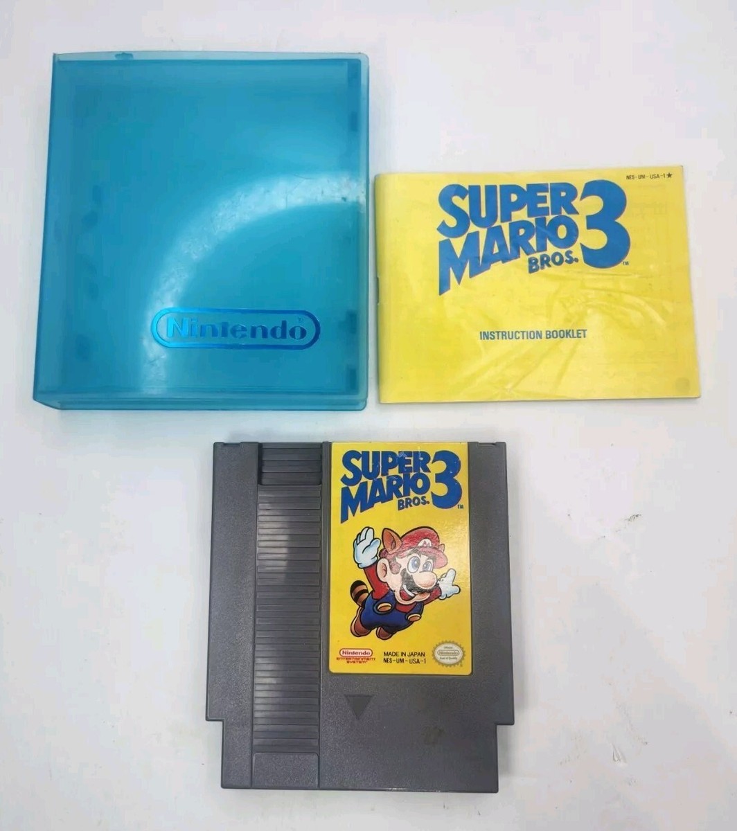Super Mario Bros. 3 Nintendo NES 1990 With Manual and Case