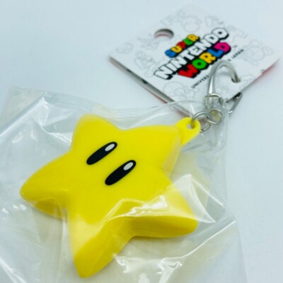 Super Nintendo World Star Flashing Keychain UNIVERSAL STUDIOS