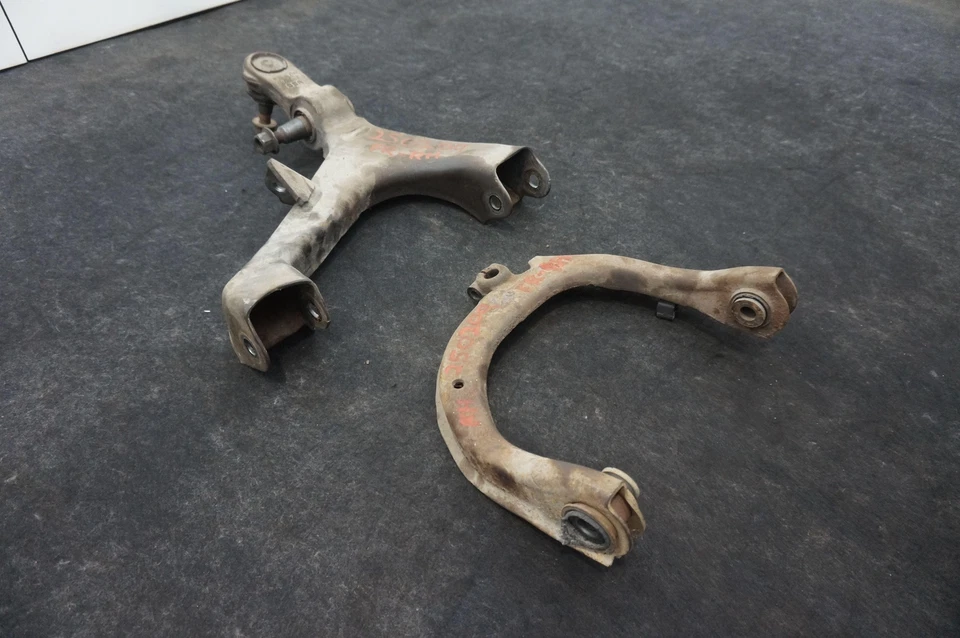 Комплект из 2 передних правых верхних и нижних рычагов управления от оригинального производителя 15219430 Chevrolet SSR 2003-06 - Изображение 3 из 4
