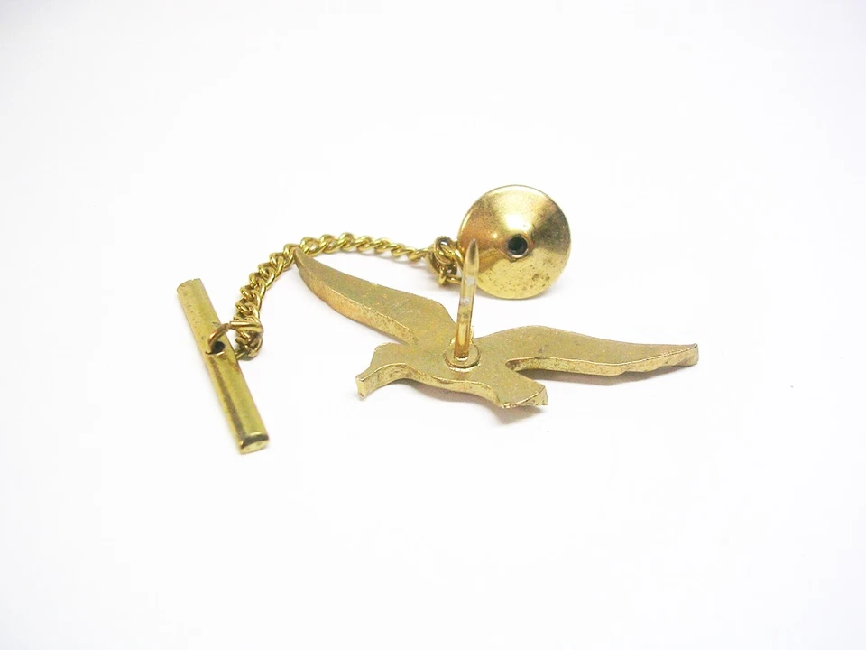 Pin de corbata gaviota con cadena corte diamante tono dorado corbata desgaste formal Foto 3 de 3