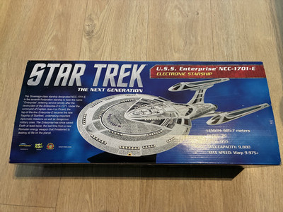 STAR TREK  NCC - 1701 E Modell First Contact Diamond 2012 in OVP mit LED MOD