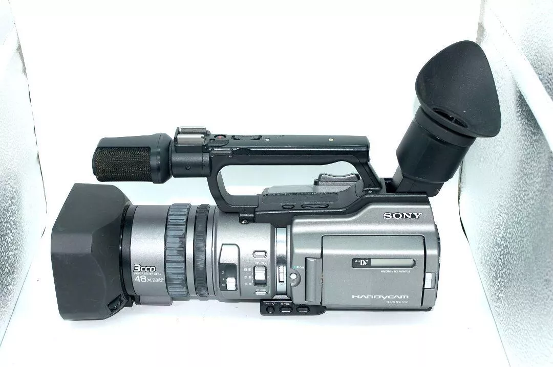 SONY Digital Video Camera Recorder DCR-VX2100 MiniDV