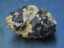 Galenit Bleiglanz würfelig auf Calcit 5x3,5x3,5 cm, Stbr. Bleiwäsche