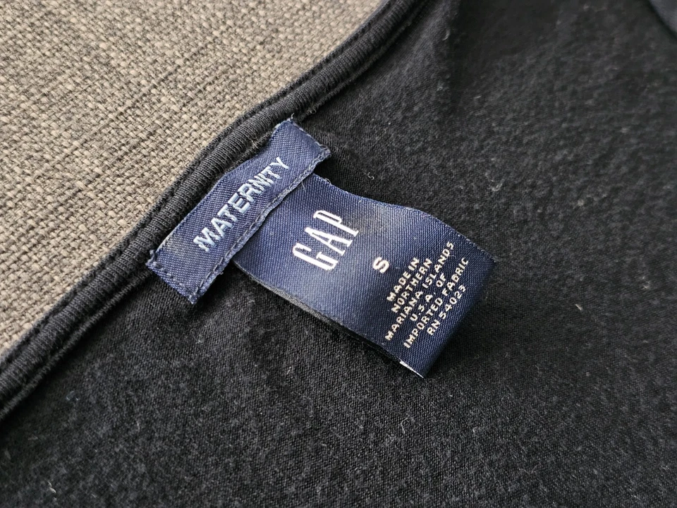 Top GAP Maternity Twist Frontal Manga Larga Talla Pequeña Foto 3 de 4