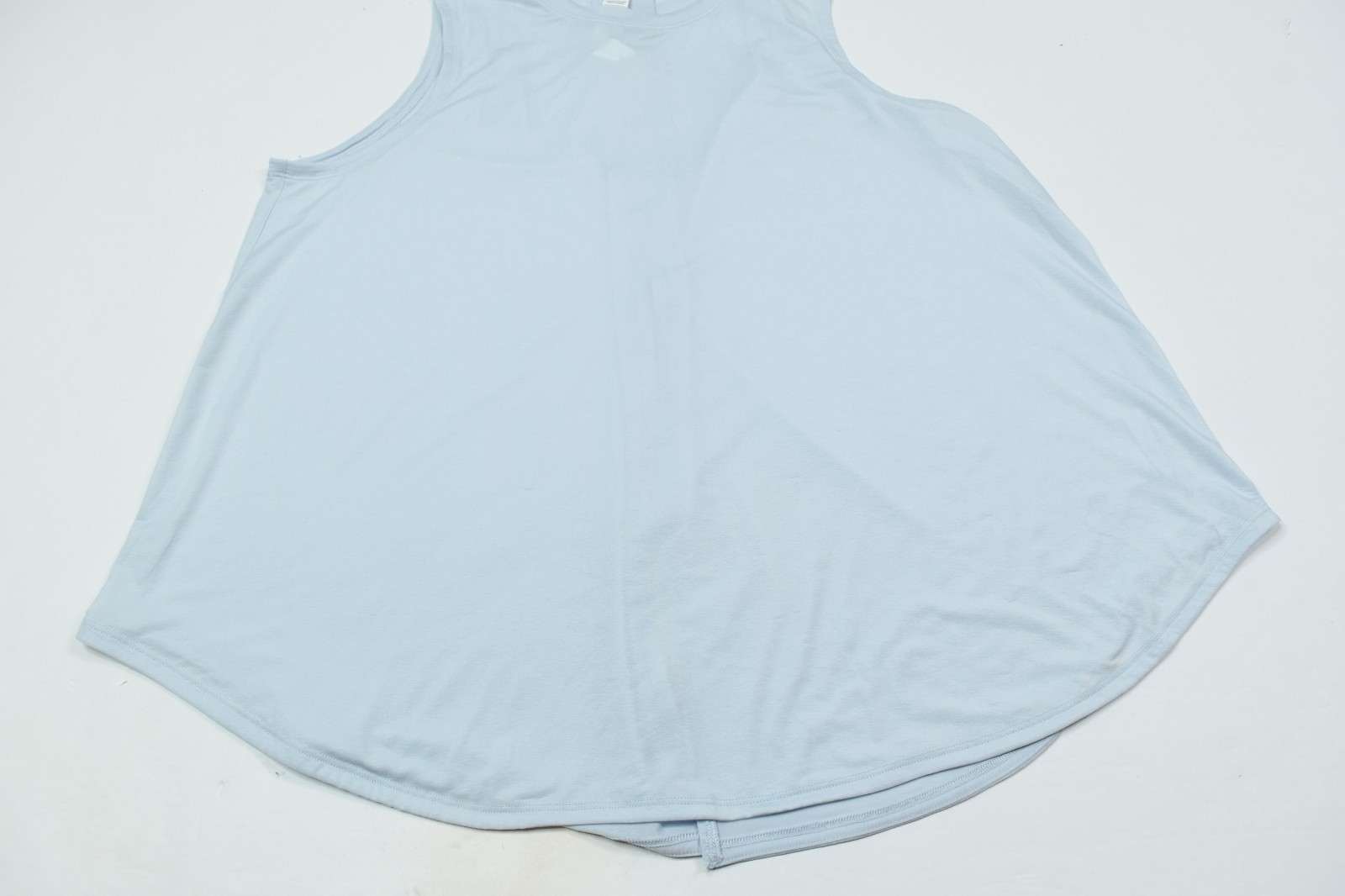 Lululemon Lightweight Split-Back Training Tank To… - image 4