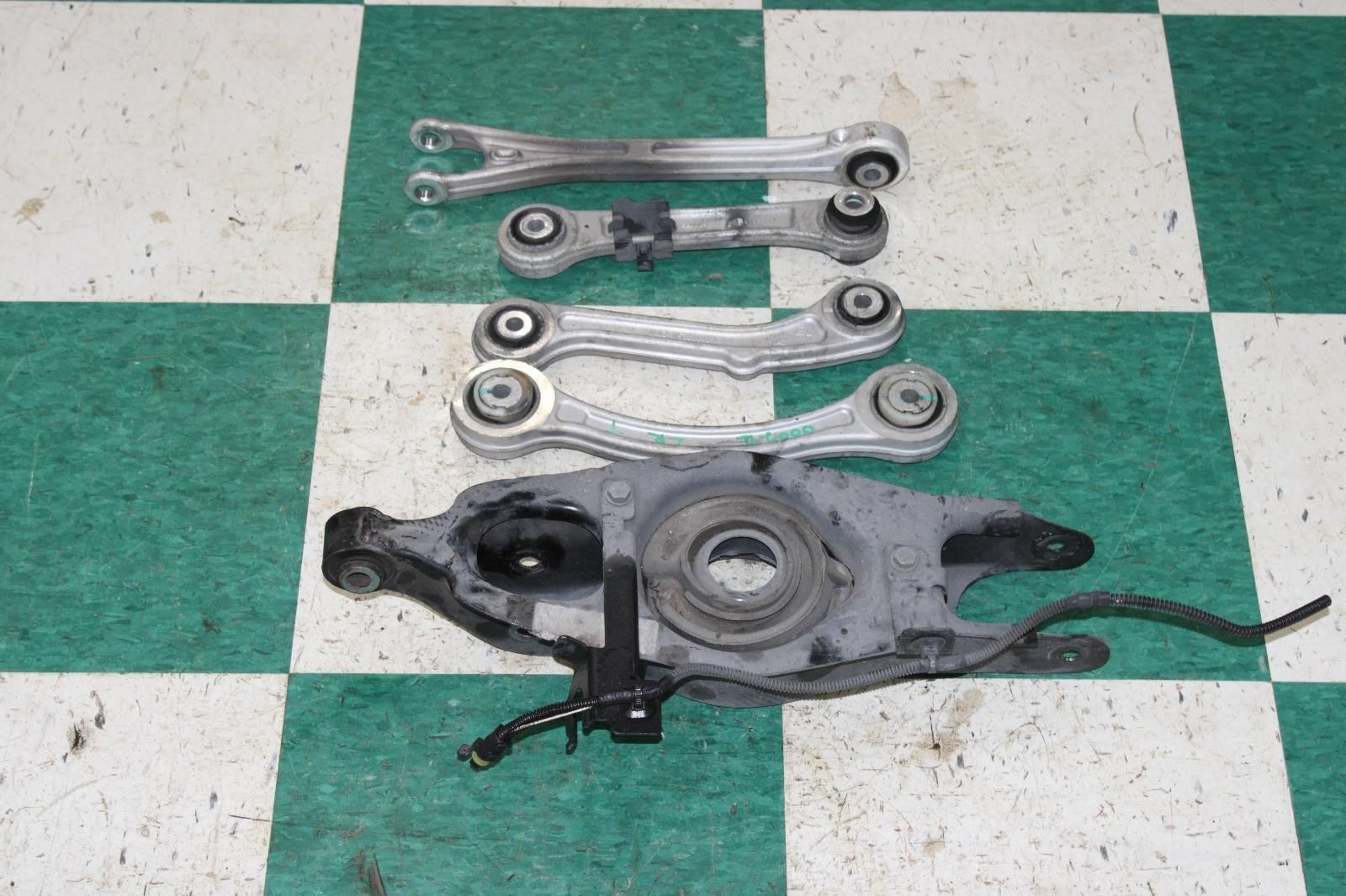 Maserati Ghibli 2014-2024 Rear Left Upper Control arms Set