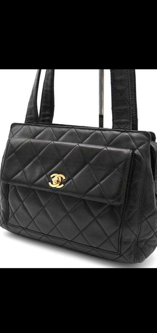 Chanel Black Quilted Lambskin Turnlock Shoulder Bag Pre-Owned Japan