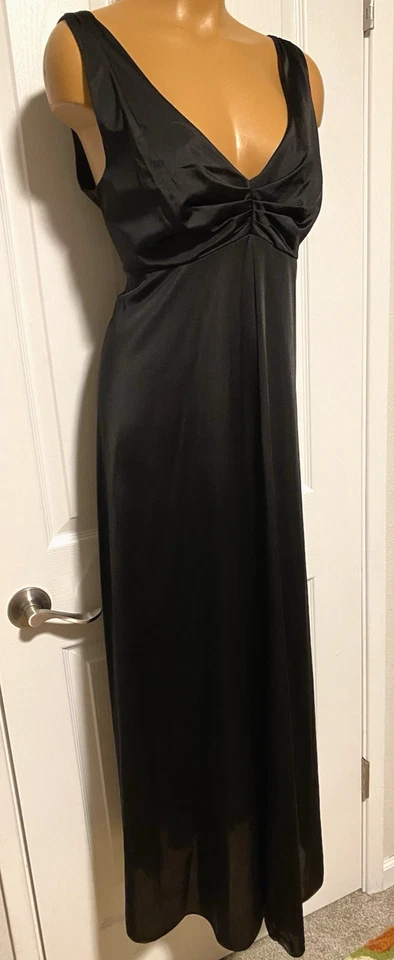 CAMISÓN DE NAILON NEGRO VANITY FAIR AÑOS 60 DE COLECCIÓN CON BUSTO RUCHE ÚNICO TALLA 38 (L) Foto 4 de 4