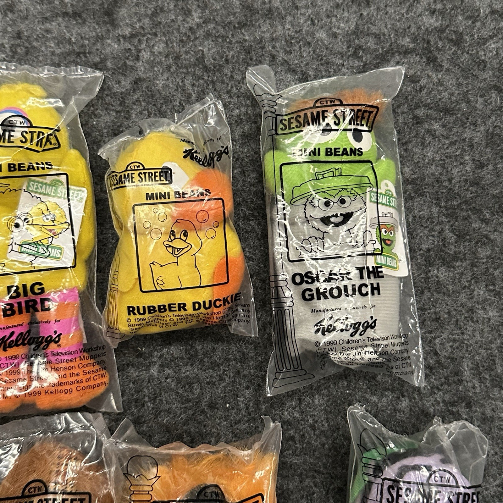 The Sesame Street Mini Beans 4" Kellogg's ALL 17 NEW IN PACKAGE!!