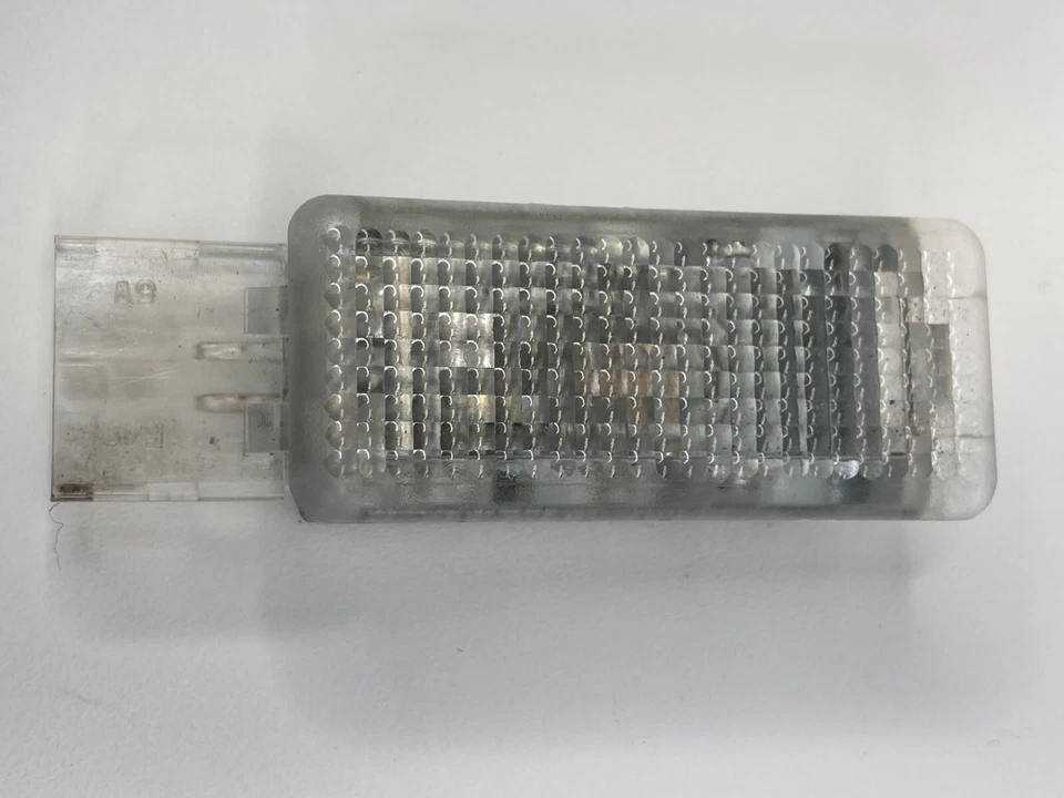 2006 Volkswagen GTI Interior Rear Trunk Luggage Light Lamp 6L0947415 OEM Foto 3 de 4