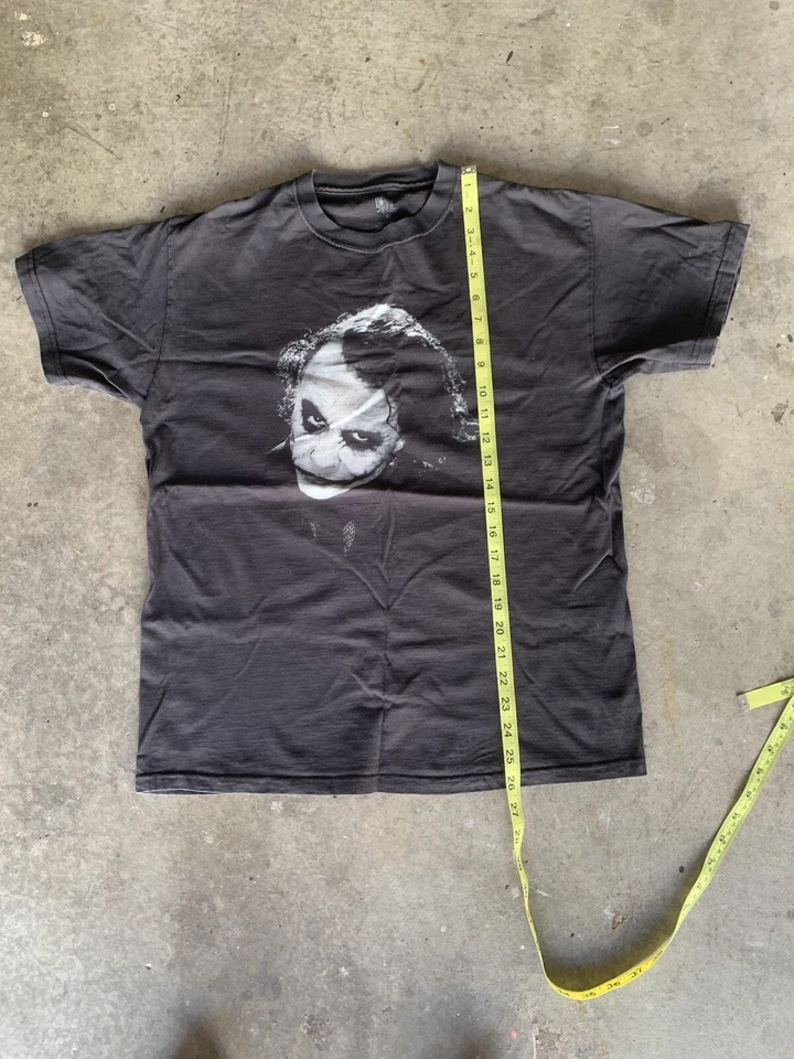 Camiseta Promocional Caballero Oscuro Negra De Colección Etiqueta Talla L (Se Ajusta Como M) Etiqueta Gigante Foto 4 de 4