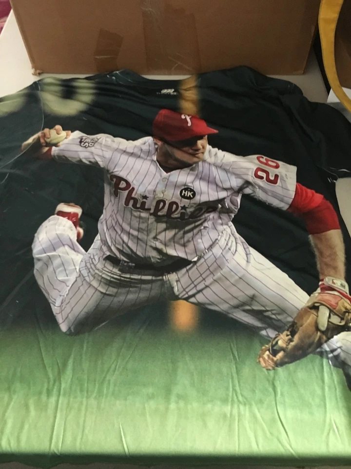 BRAND NEW CHASE UTLEY PHILADELPHIA PHILLIES THREE60 PICTURE ALL OVER TEE SHIRT - Image 4 of 4