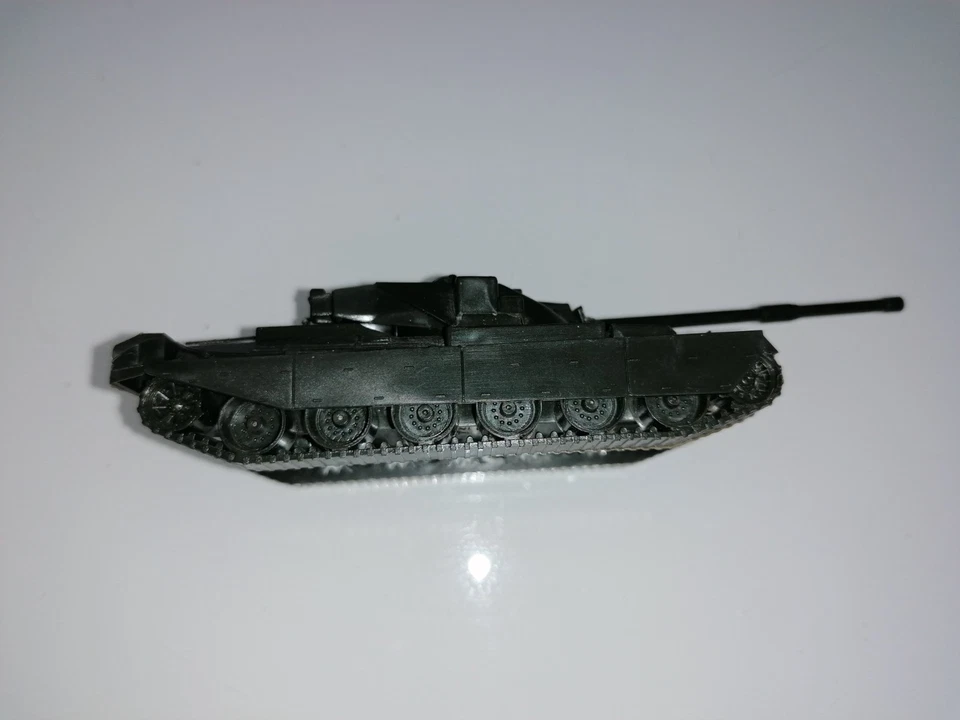 Modellino Roco carro armato Chieftain DBGM plastica - Immagine 3 di 4