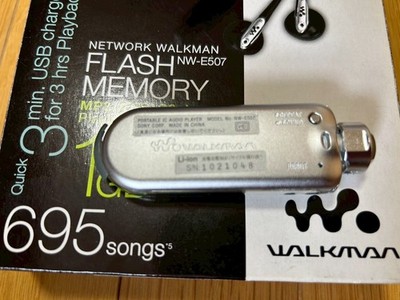 Sony Walkman NW-E507 Digital Media Player MP3 Silver w/ Box