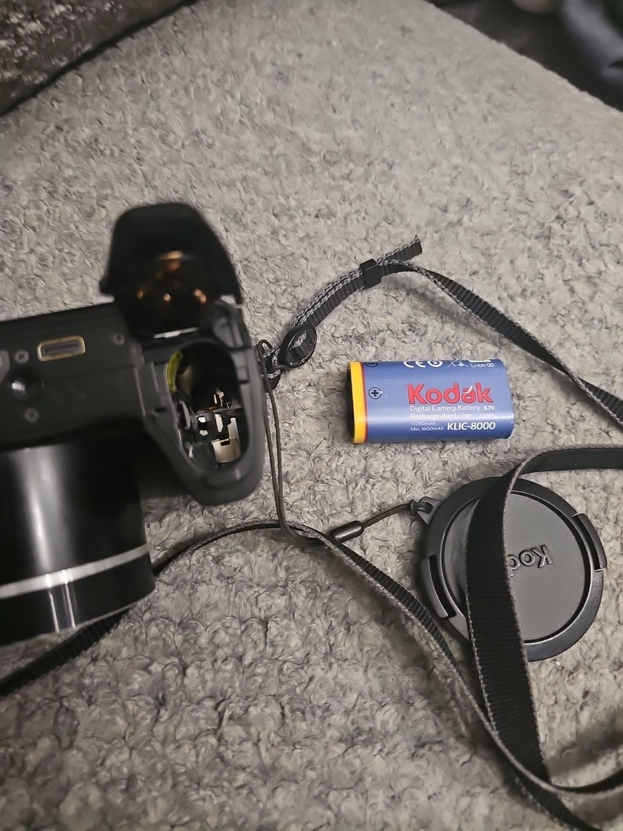Kodak EasyShare Z8612 IS 8.1MP Digital Camera - Black for sale