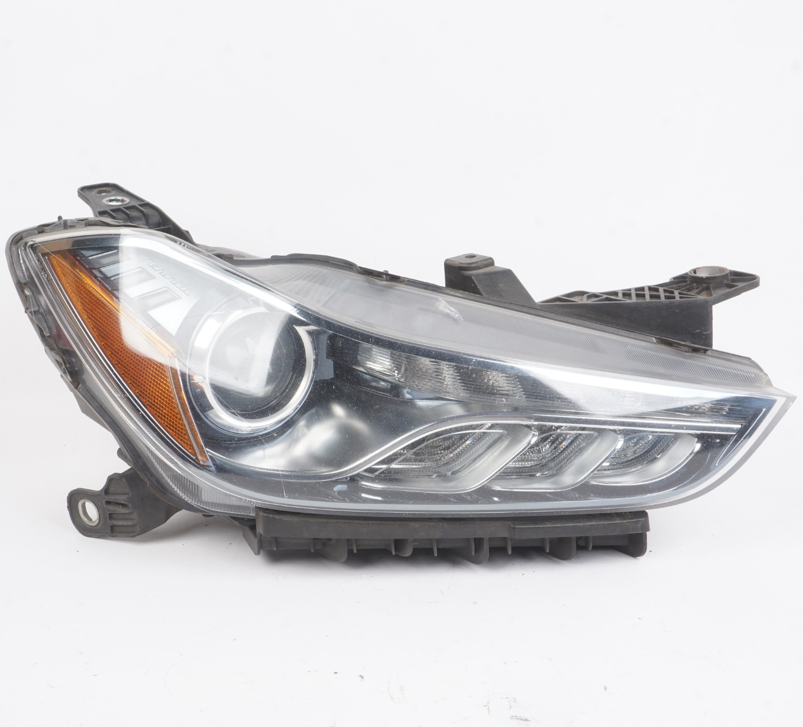 Maserati Ghibli 2014-2017 Front Right Headlight