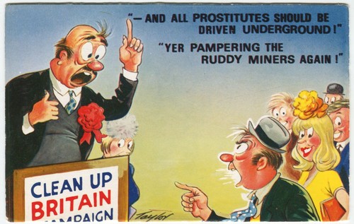 PROSTITUTAS, MINEROS, TAYLOR - Bamforth Cómic Saucy Prueba Postal Nº 2588 - Imagen 1 de 2