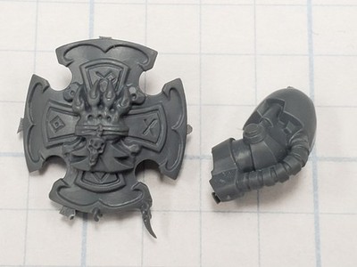 40k Space Wolves Bits OOP Wolf Guard Terminator Storm Shield  - Wolf Paw ST02
