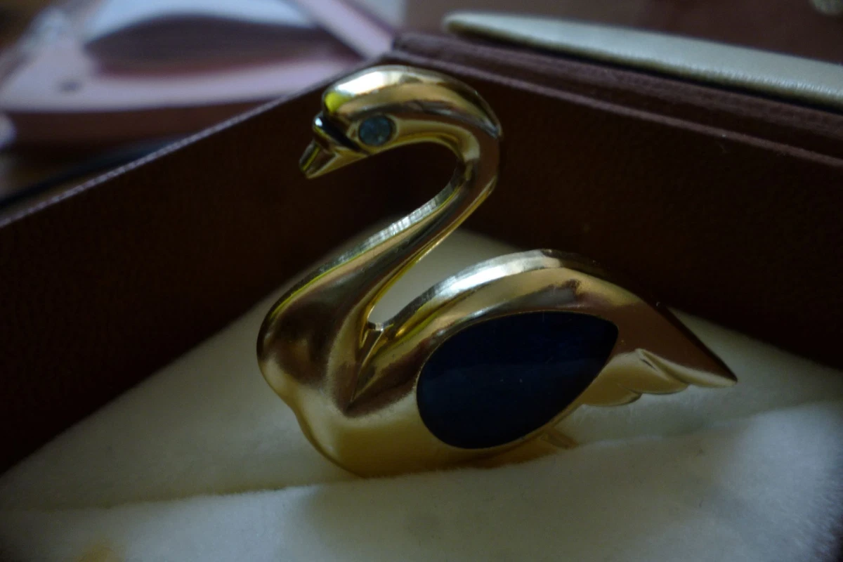 Kleine Brosche, Schwan, Modeschmuck goldfarben mit blau Stein
