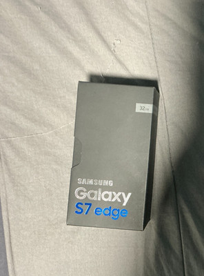 UIB - Samsung Galaxy S7 edge - 32 GB - Silver Titanium (Unlocked)