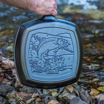 Lodge L8SGPWLFI Wildlife 26cm Cast Iron Grill Pan   Black