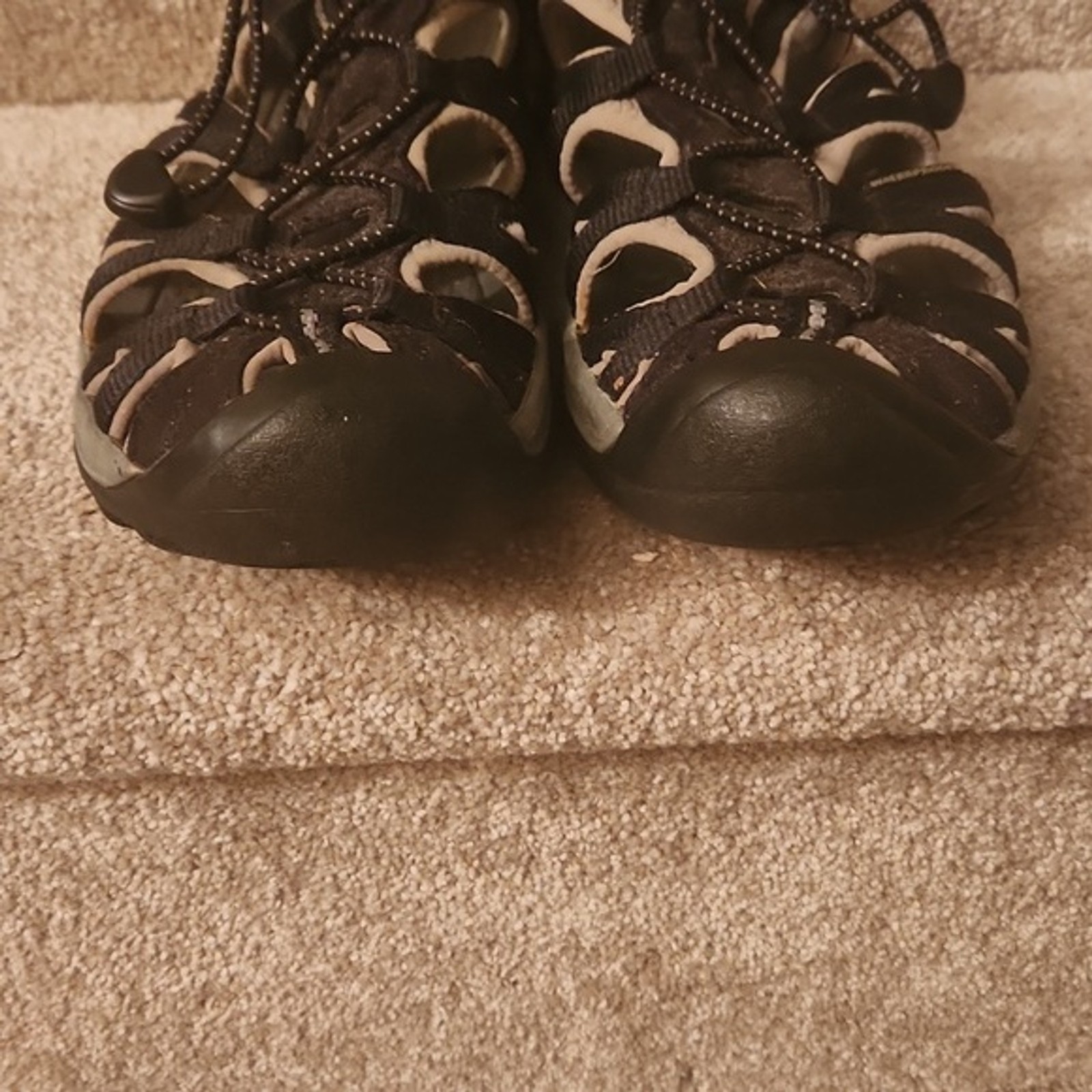 Sandali da trekking Keen donna neri e grigi taglia 9 5