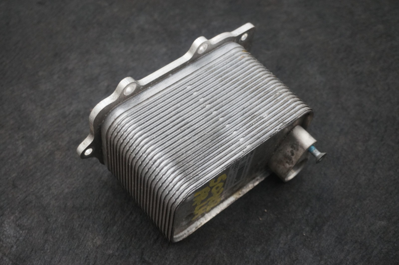 Engine Oil Cooler Heat Exchanger 07C117037 Bentley Continental Flying Spur 2010