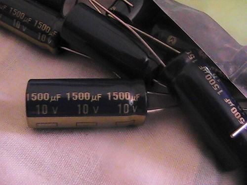 Конденсатор 10v 4700mf