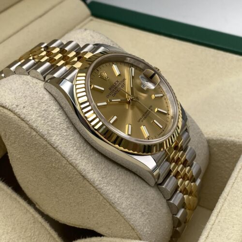 Montre Rolex Datejust 36 mm 126233 or jaune 18 carats cadran champagne B&P 2023 - Photo 4 sur 6
