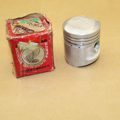 1 PISTON NU COTE ORIGINE HONDA CB 350 FOUR 1974-1975 13101-333-010 - Photo 1/2