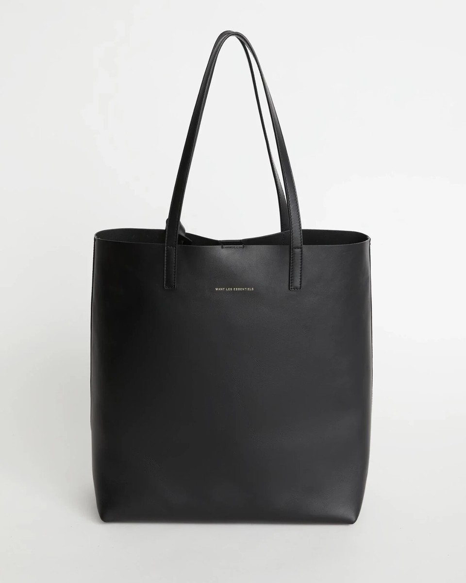 別注 HTC Leather Tote Bag BLACK Want Les Essentiels Logan Vertical Leather Tote Bag - MSRP