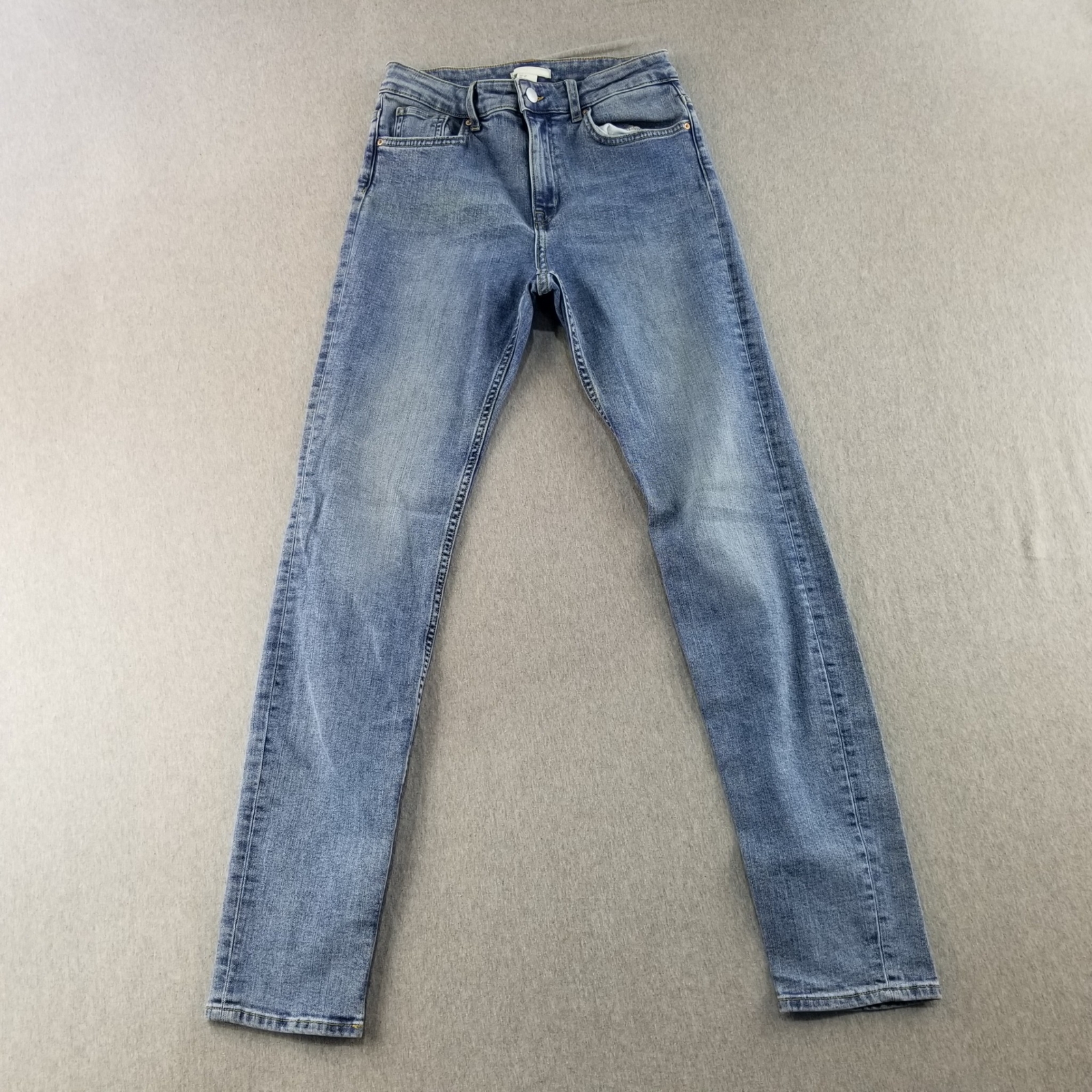 H&M Jeans Women's Size 4 Blue Medium Wash Nice Quality Cute Trendy