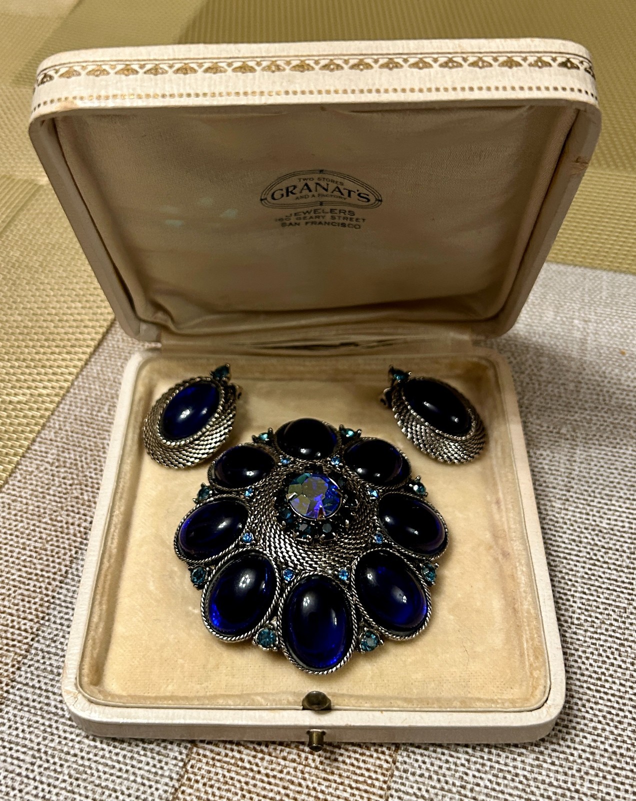 ANTIQUE GRANAT JEWELERS BROOCH + EARING SET