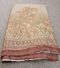 Scarf/Chuni in beige and cream colour