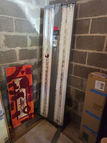 Daavlin 7 Series UVB Phototherapy Unit