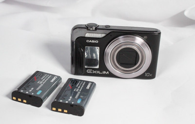Casio Exilim EX-H15 Digitalkamera Digicam 10x Zoom 14.1MPVideokamera Schwarz