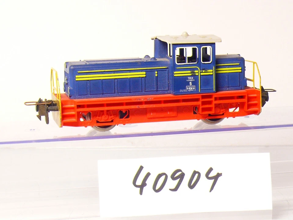 Trix Express 2258 H0 DC Henschel-Industrie-Diesellok , Werkslok Nürnberg 5 - #33 - Bild 2 von 4