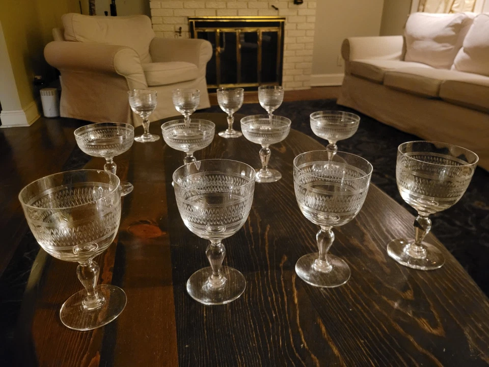 12-piece vintage French etched glass stemware set (superb condition) - Image 2 of 4