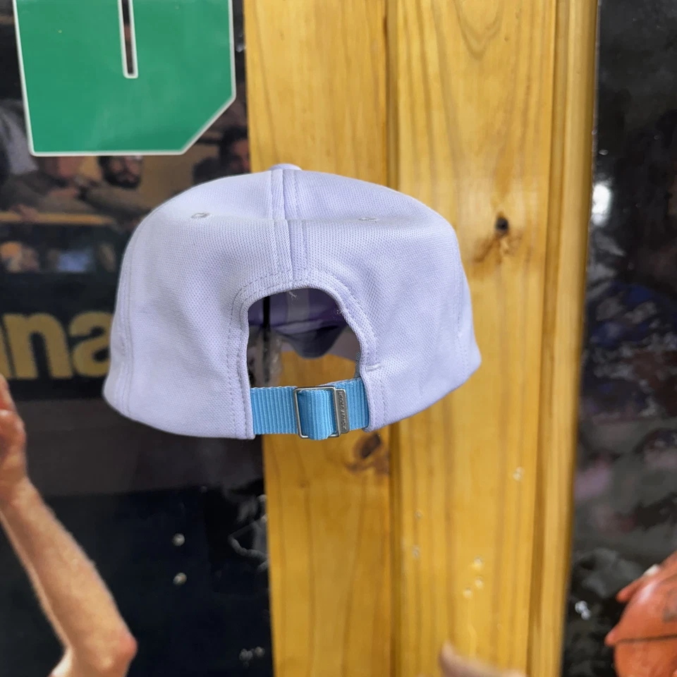 Gorra Under Armour Correa Trasera Juvenil Púrpura Claro Poliéster Bordado Logo Foto 3 de 4