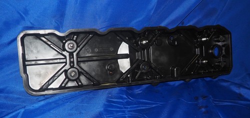 2013-2018 Dodge Ram 2500 3500 Cummins 6.7L Engine Cylinder Head Valve Cover OEM - Picture 8 of 10