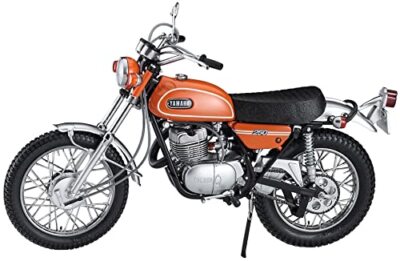 Hasegawa 1/10 Yamaha Trail DT250 Mandarin Orange Plastic Model