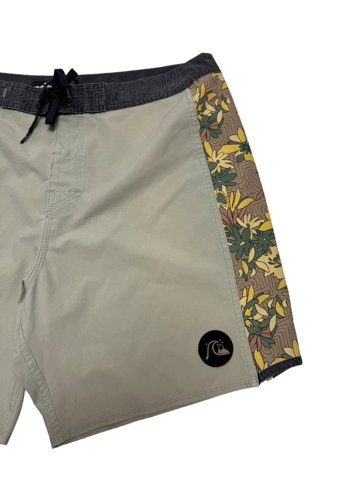 Pantalones cortos de natación Quiksilver Highline para hombre con cordón cintura crema floral talla 38 Foto 2 de 4