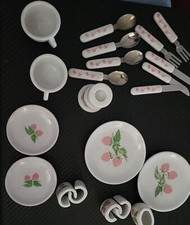Vintage Frenzy Toys Childrens Porcelain Tea Set 21 Pieces Strawberry Design