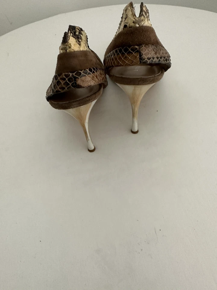 Latitude Mujer Estampado Serpiente Gamuza Hueso Tacón Bomba Tobillo Correa Mary Jane Talla 40/9 Foto 3 de 4