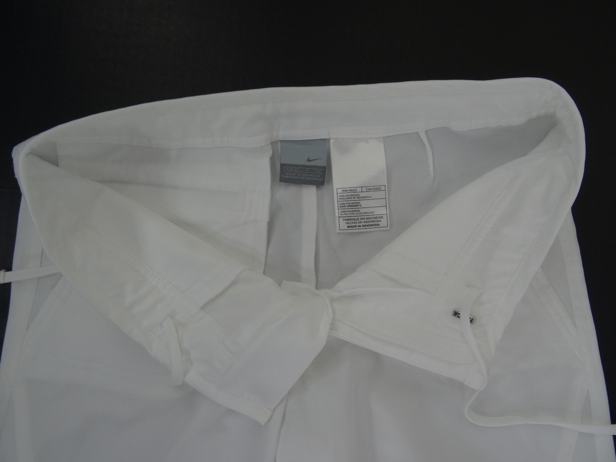 white nike capri pants