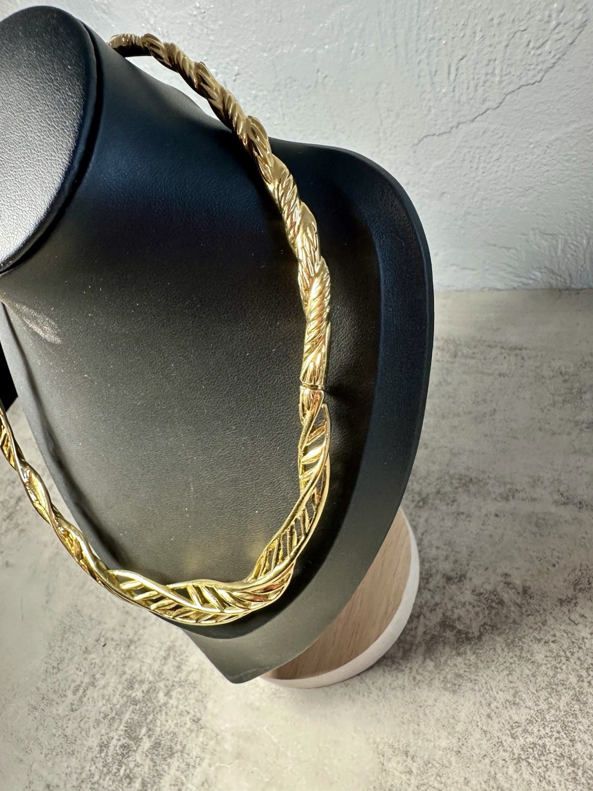 TRIFARI Structured Signed Statement Choker Collar… - image 4