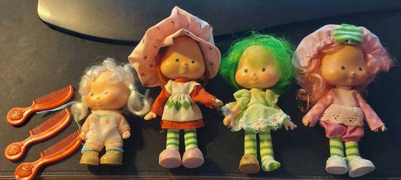 Lot 4 Vintage Strawberry Shortcake Dolls -Found Other Shoe for Green Haired Doll
