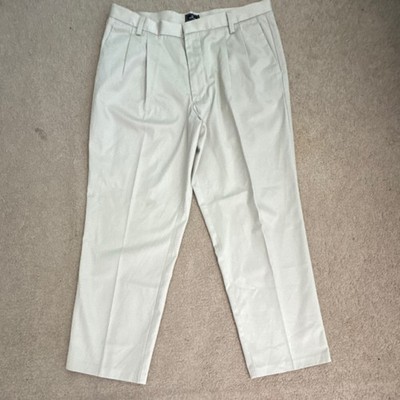 Dockers D3 Classic Fit Beige Cotton Twill Pleated Straight Khakis 36W