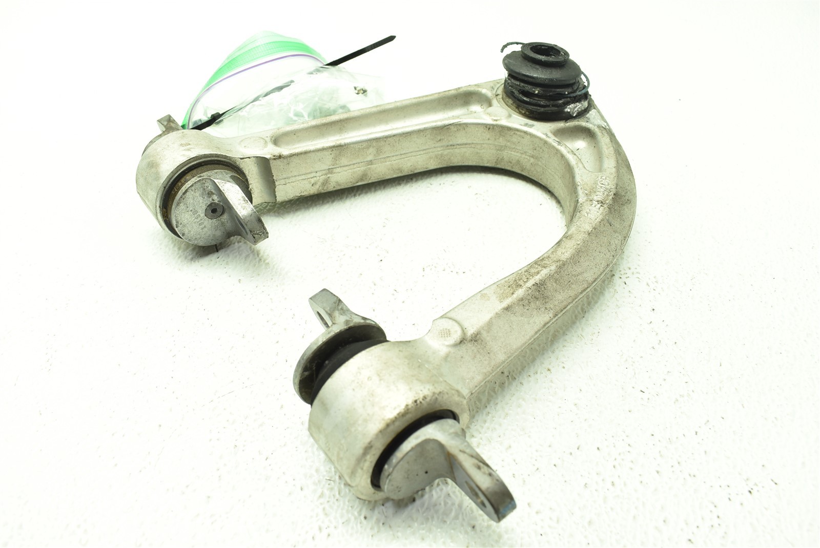 McLaren 570s Front Left Upper Control Arm Wishbone 11B0044CP 